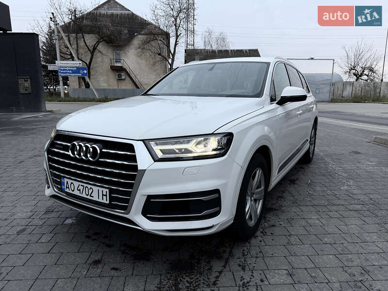 Позашляховик / Кросовер Audi Q7 2017 в Іршаві
