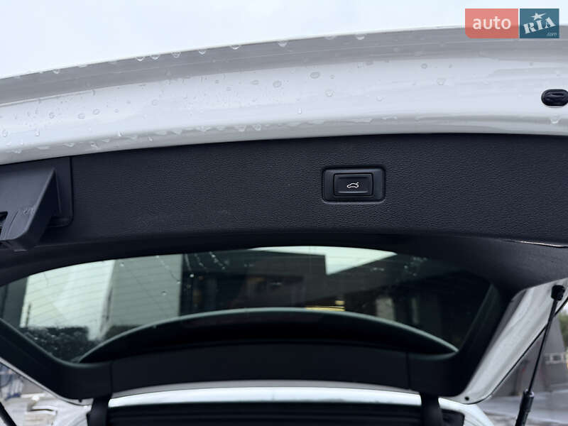 Позашляховик / Кросовер Audi Q7 2017 в Іршаві