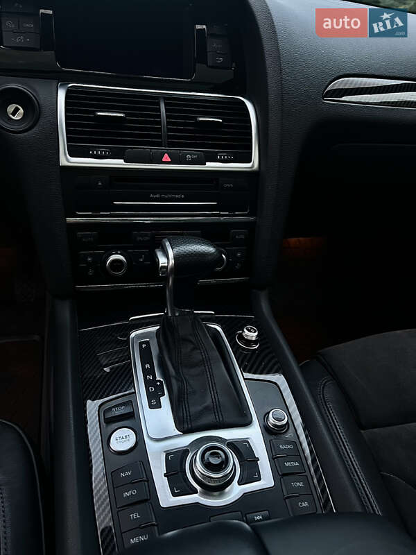 Позашляховик / Кросовер Audi Q7 2015 в Києві