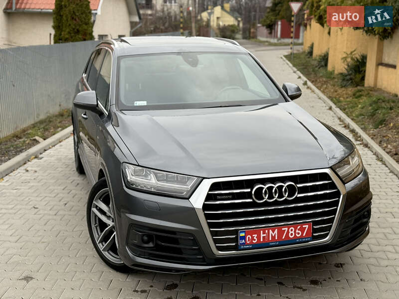 Внедорожник / Кроссовер Audi Q7 2015 в Ужгороде
