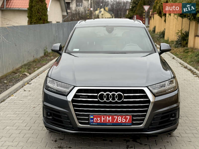 Внедорожник / Кроссовер Audi Q7 2015 в Ужгороде