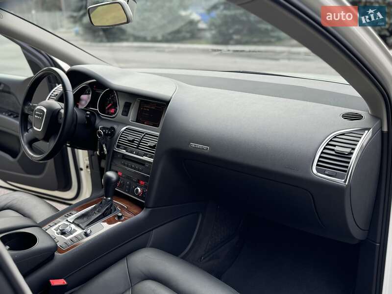 Внедорожник / Кроссовер Audi Q7 2009 в Киеве