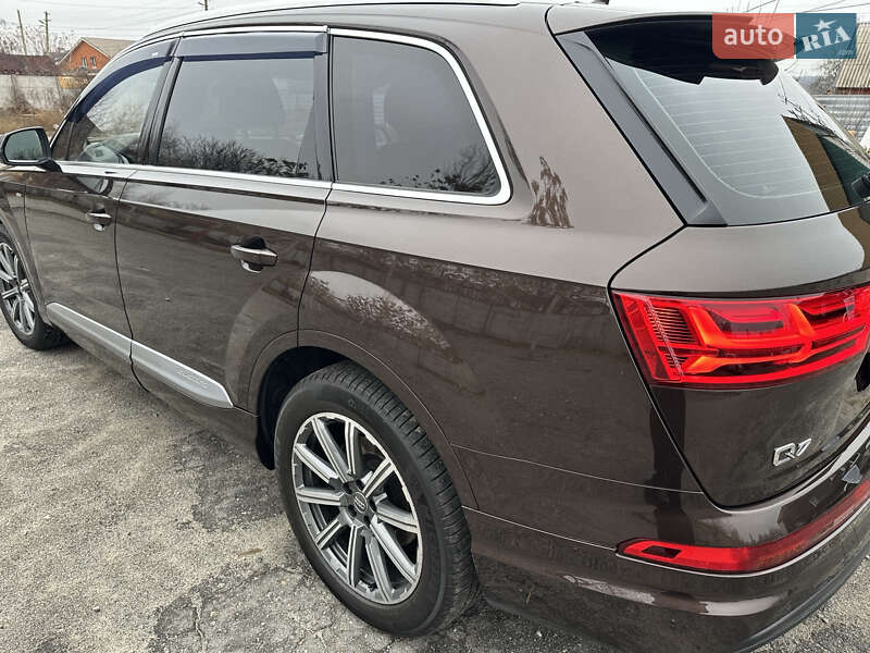 Позашляховик / Кросовер Audi Q7 2016 в Дніпрі