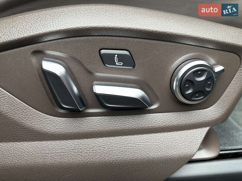 Позашляховик / Кросовер Audi Q7 2016 в Дніпрі