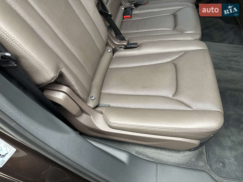 Позашляховик / Кросовер Audi Q7 2016 в Дніпрі