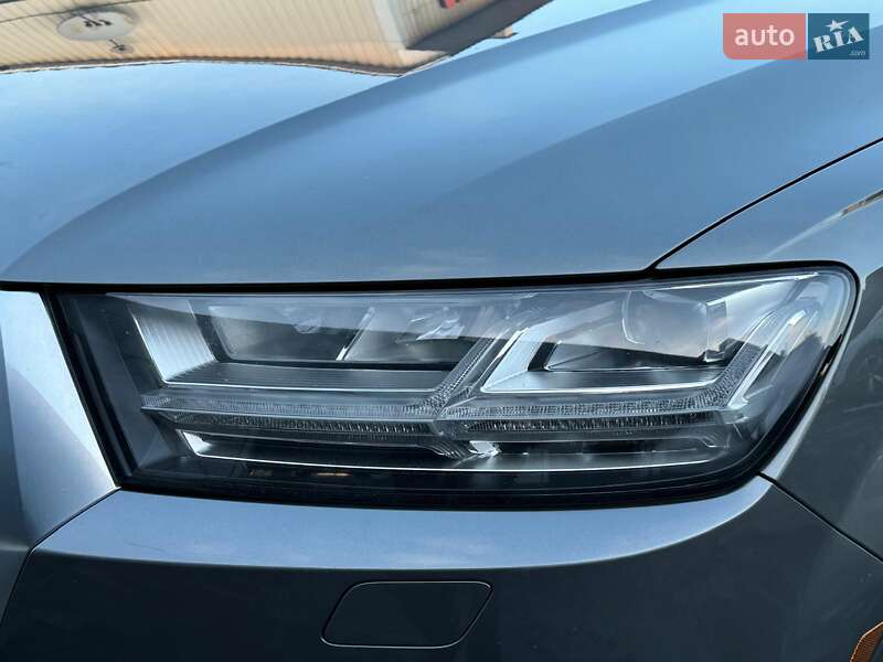 Внедорожник / Кроссовер Audi Q7 2016 в Ровно
