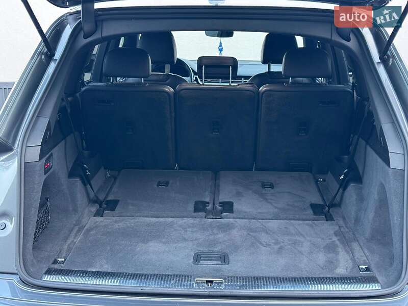 Внедорожник / Кроссовер Audi Q7 2016 в Ровно