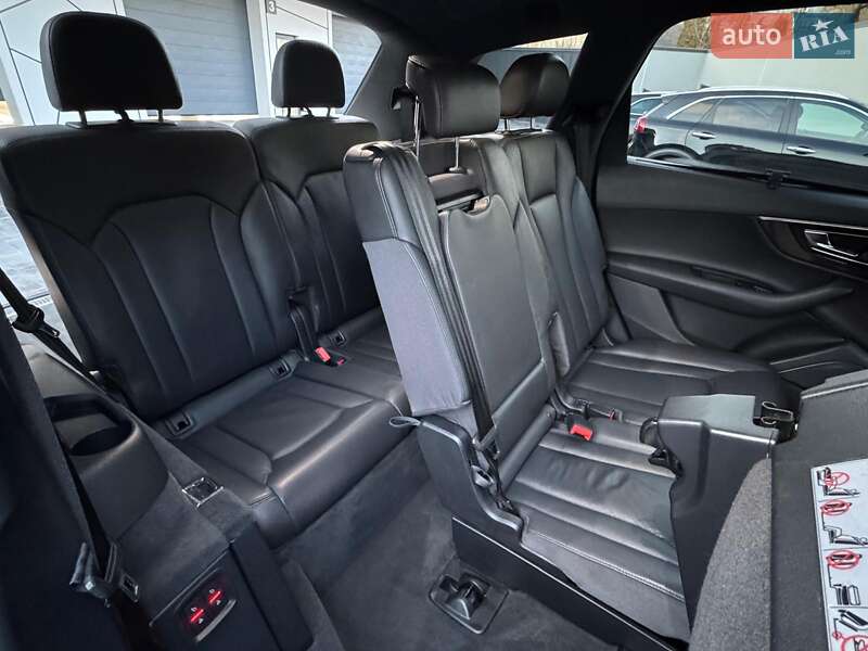 Внедорожник / Кроссовер Audi Q7 2016 в Ровно