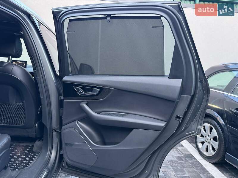 Внедорожник / Кроссовер Audi Q7 2016 в Ровно