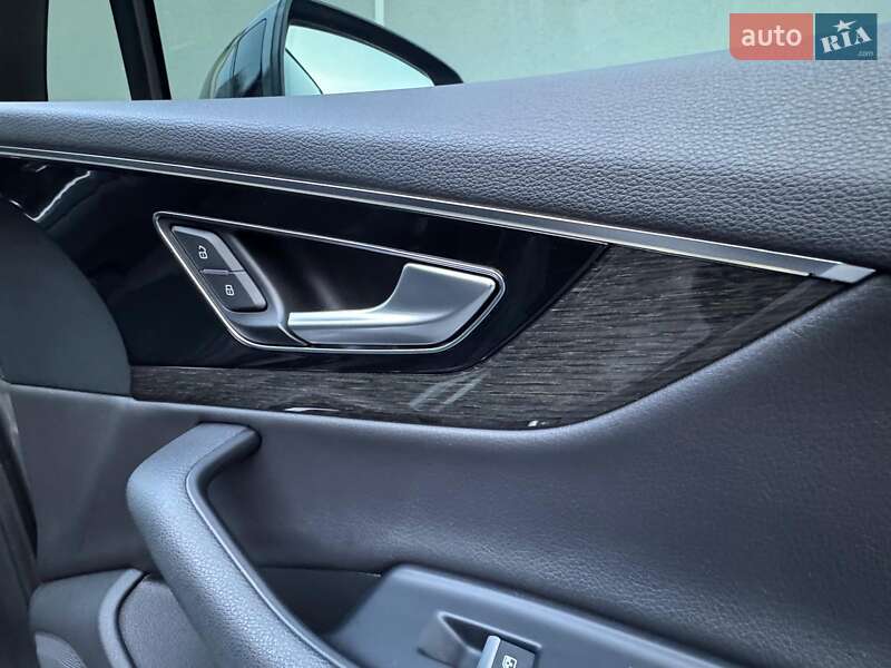 Внедорожник / Кроссовер Audi Q7 2016 в Ровно