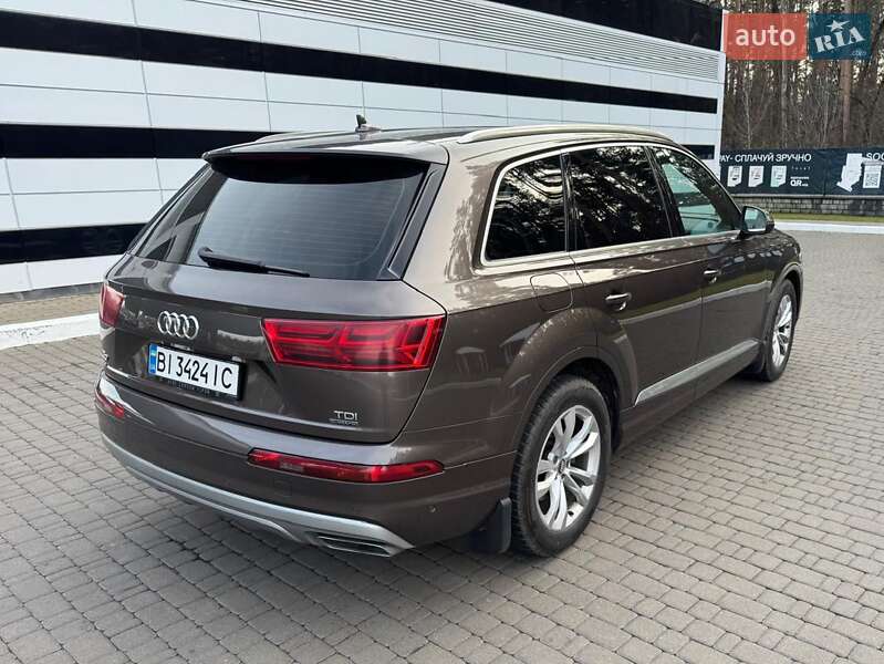 Позашляховик / Кросовер Audi Q7 2017 в Лохвиці