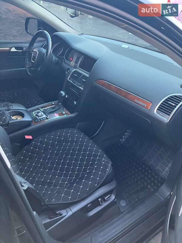 Позашляховик / Кросовер Audi Q7 2010 в Запоріжжі