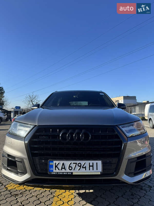 Позашляховик / Кросовер Audi Q7 2016 в Чернівцях