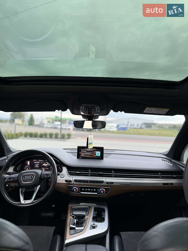 Позашляховик / Кросовер Audi Q7 2015 в Хусті