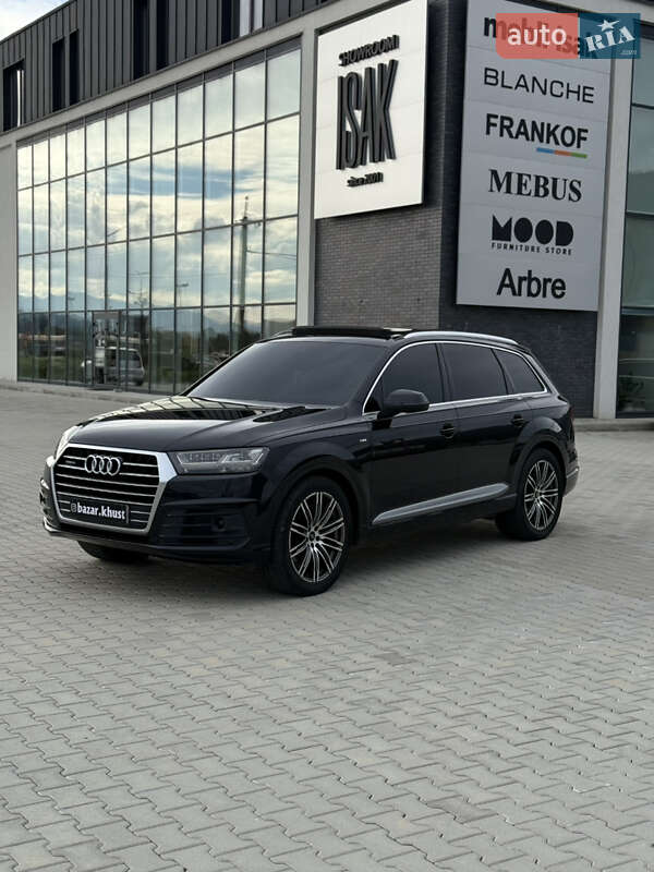 Позашляховик / Кросовер Audi Q7 2015 в Хусті