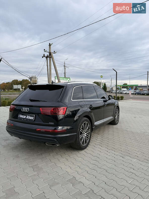 Позашляховик / Кросовер Audi Q7 2015 в Хусті