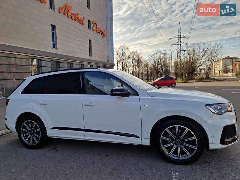Позашляховик / Кросовер Audi Q7 2023 в Києві