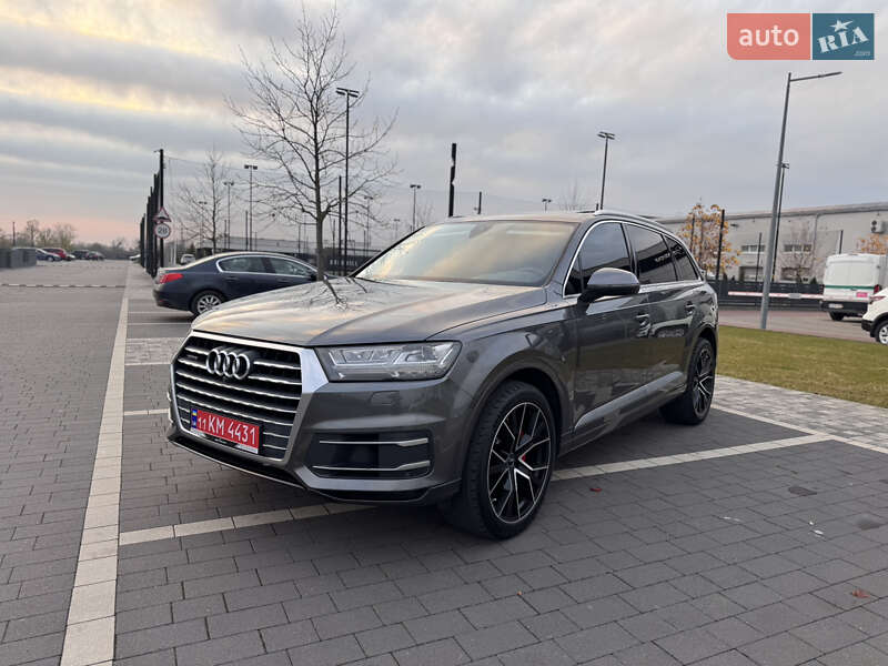 Позашляховик / Кросовер Audi Q7 2019 в Мукачевому