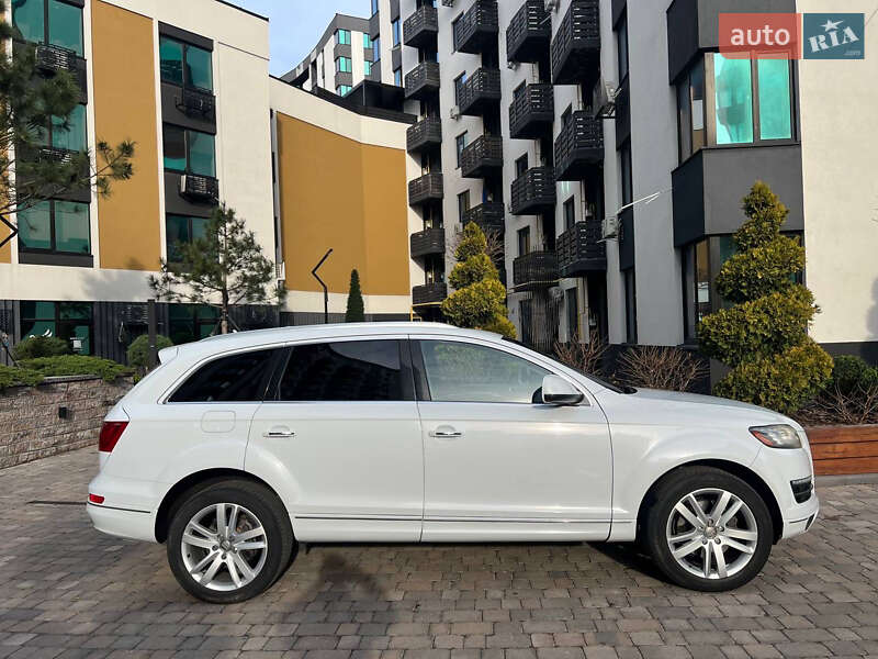 Позашляховик / Кросовер Audi Q7 2012 в Києві