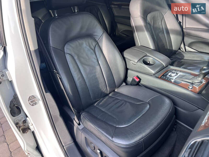 Позашляховик / Кросовер Audi Q7 2012 в Києві