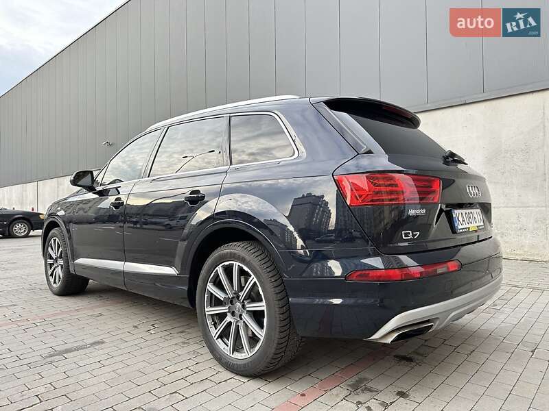 Внедорожник / Кроссовер Audi Q7 2016 в Киеве