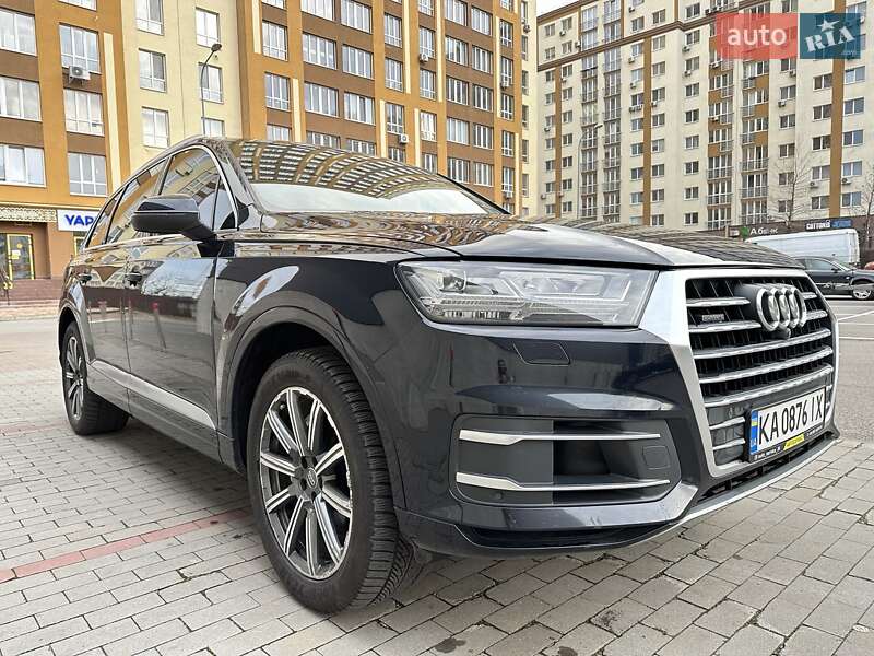 Внедорожник / Кроссовер Audi Q7 2016 в Киеве