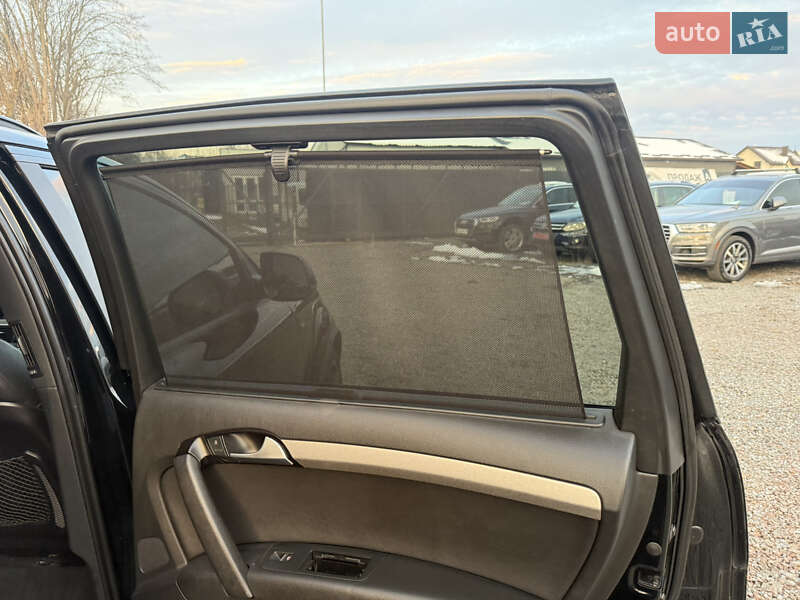 Позашляховик / Кросовер Audi Q7 2015 в Стрию