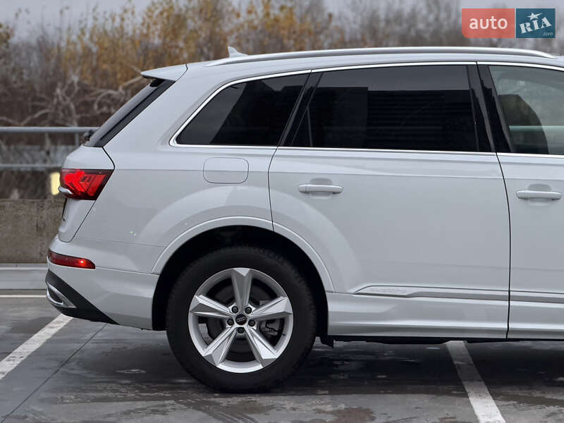 Позашляховик / Кросовер Audi Q7 2023 в Києві