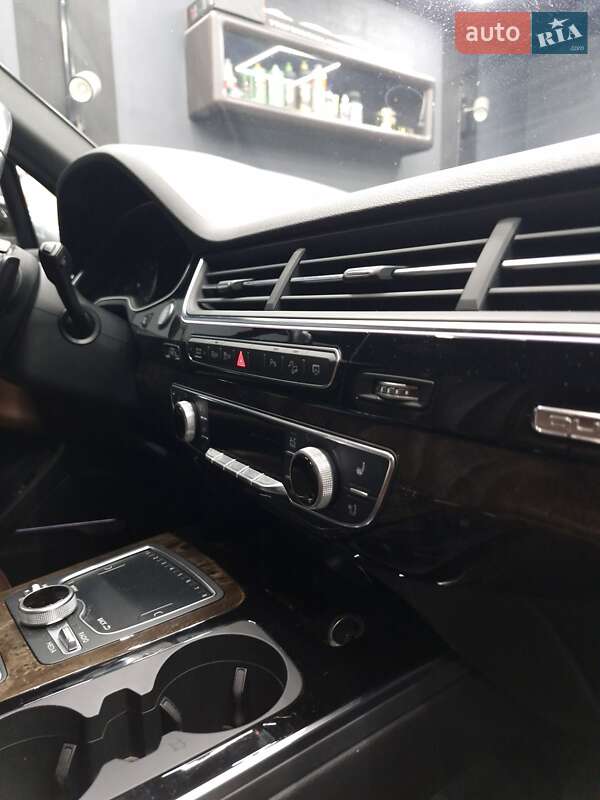 Внедорожник / Кроссовер Audi Q7 2018 в Луцке