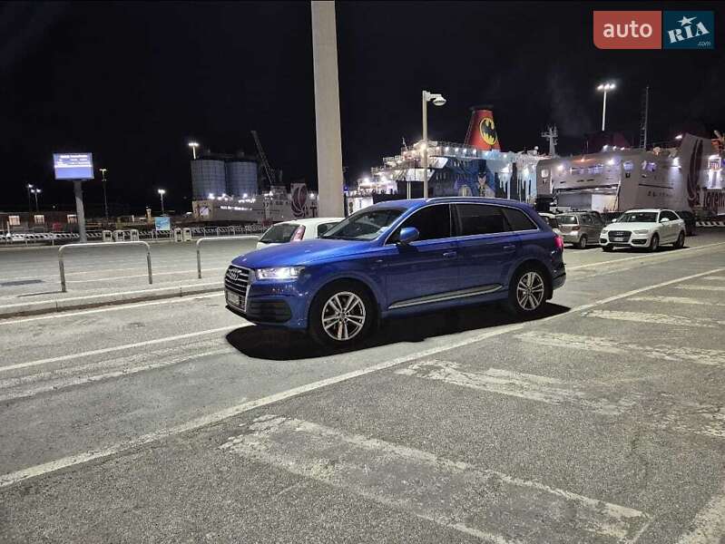 Позашляховик / Кросовер Audi Q7 2017 в Львові