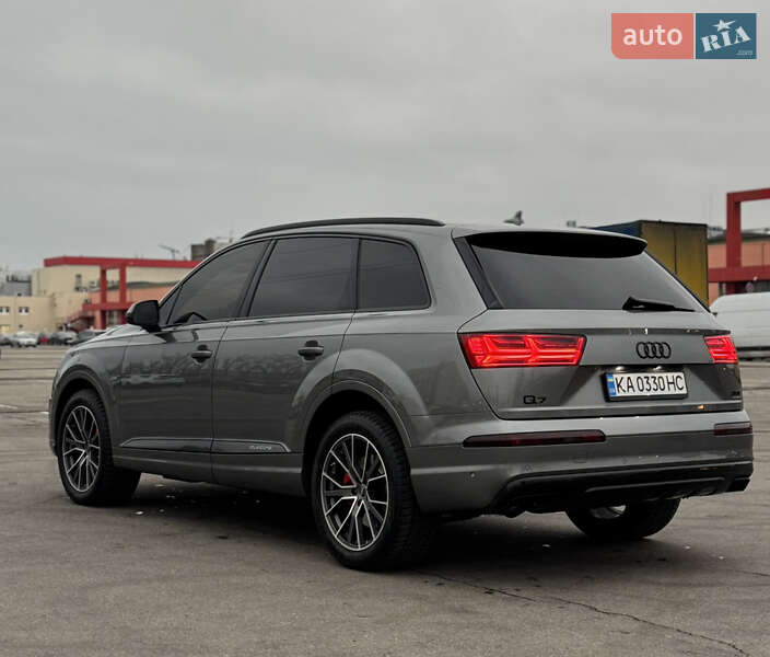 Внедорожник / Кроссовер Audi Q7 2018 в Киеве