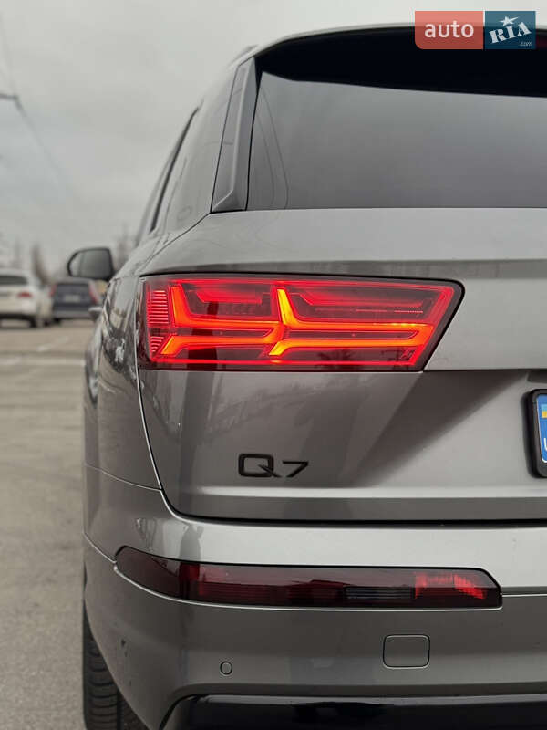 Внедорожник / Кроссовер Audi Q7 2018 в Киеве