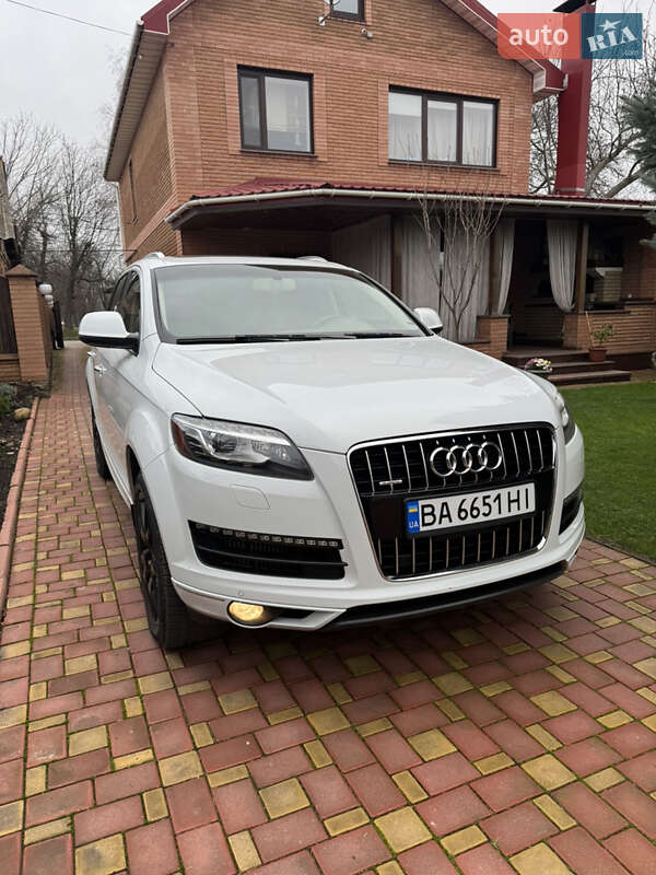 Позашляховик / Кросовер Audi Q7 2013 в Кропивницькому