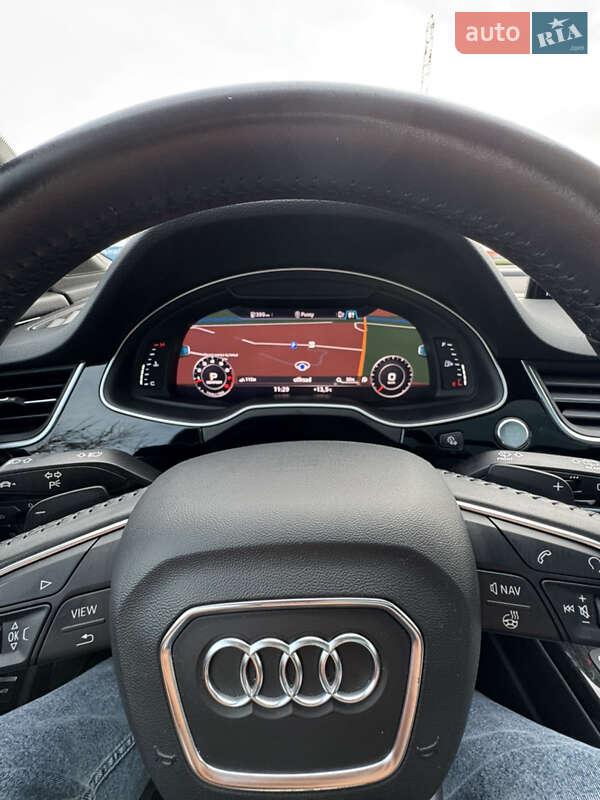 Позашляховик / Кросовер Audi Q7 2018 в Ужгороді