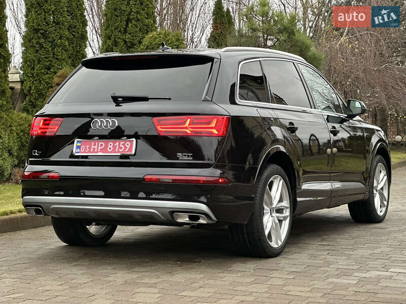 Внедорожник / Кроссовер Audi Q7 2017 в Сарнах