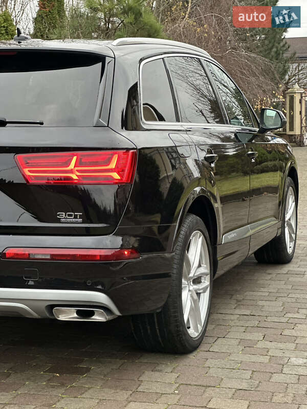 Внедорожник / Кроссовер Audi Q7 2017 в Сарнах