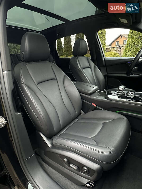 Внедорожник / Кроссовер Audi Q7 2017 в Сарнах