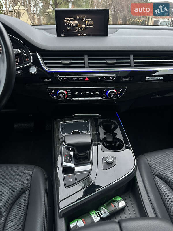 Внедорожник / Кроссовер Audi Q7 2017 в Сарнах