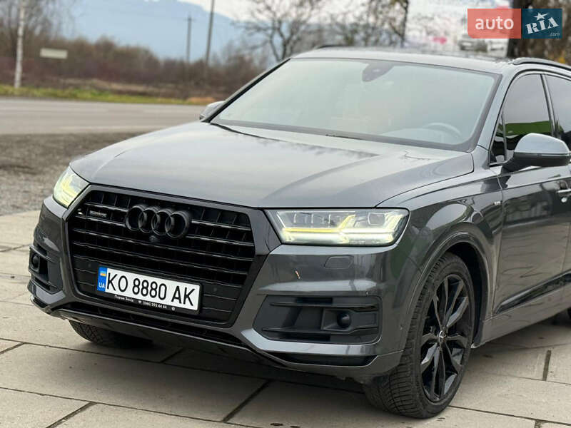 Позашляховик / Кросовер Audi Q7 2016 в Ужгороді