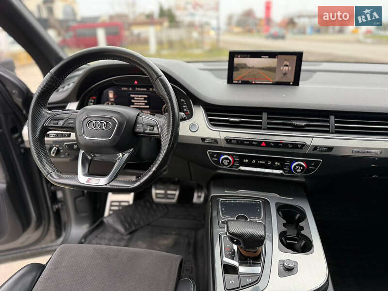 Позашляховик / Кросовер Audi Q7 2016 в Ужгороді