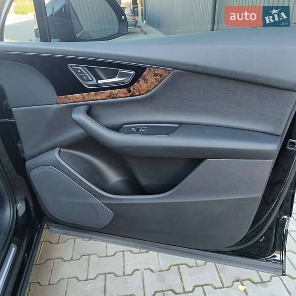 Внедорожник / Кроссовер Audi Q7 2017 в Дубно