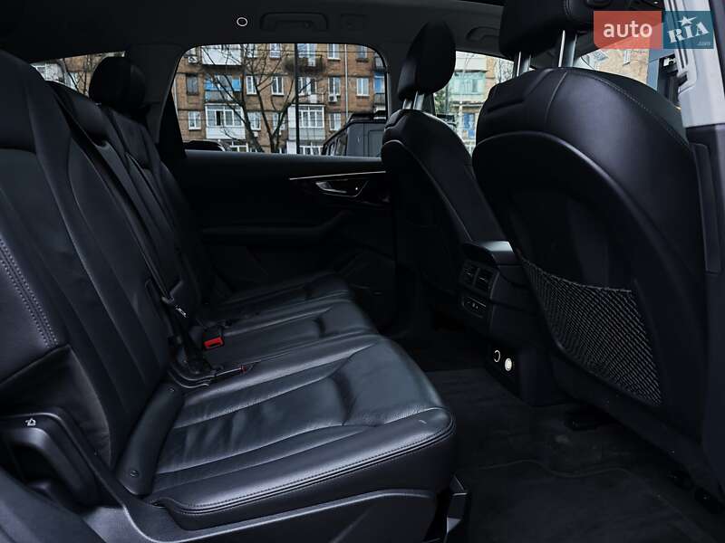 Внедорожник / Кроссовер Audi Q7 2018 в Киеве