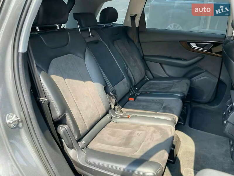 Внедорожник / Кроссовер Audi Q7 2015 в Киеве