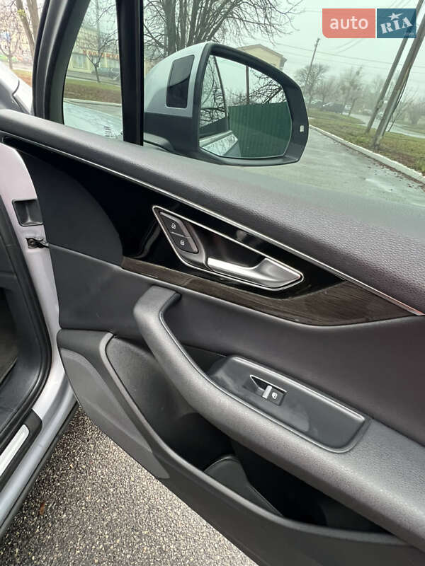 Позашляховик / Кросовер Audi Q7 2018 в Харкові