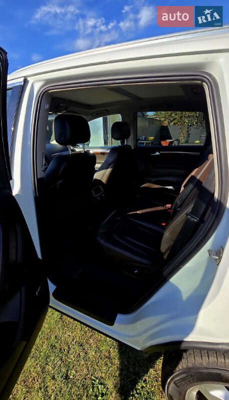 Позашляховик / Кросовер Audi Q7 2015 в Рівному