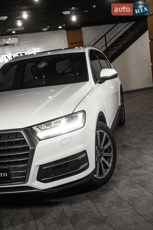 Позашляховик / Кросовер Audi Q7 2017 в Одесі