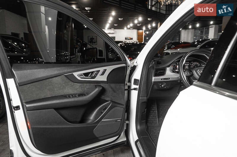 Позашляховик / Кросовер Audi Q7 2017 в Одесі
