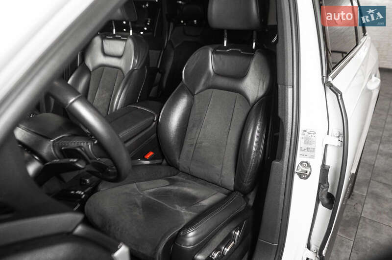 Позашляховик / Кросовер Audi Q7 2017 в Одесі