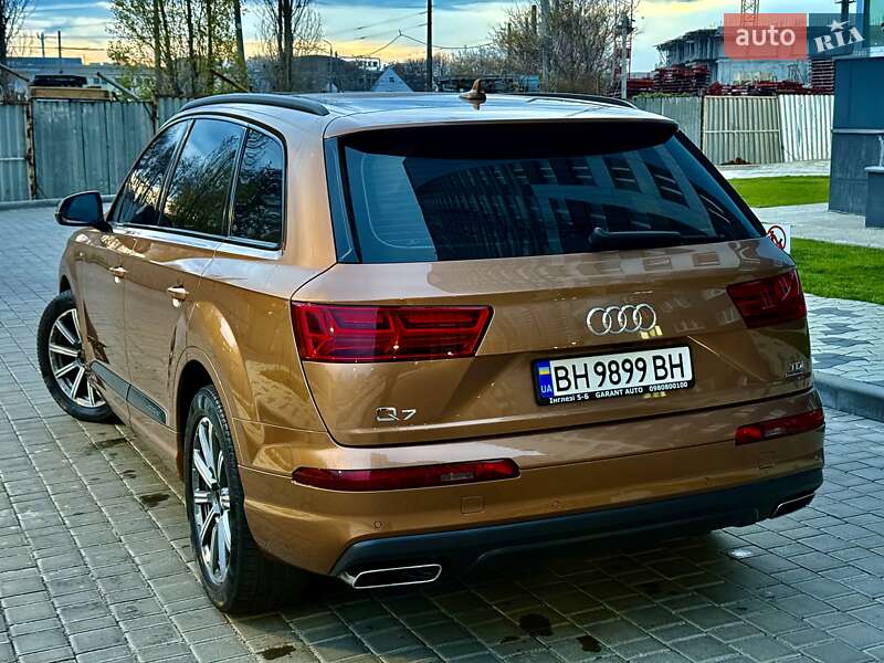 Позашляховик / Кросовер Audi Q7 2017 в Одесі