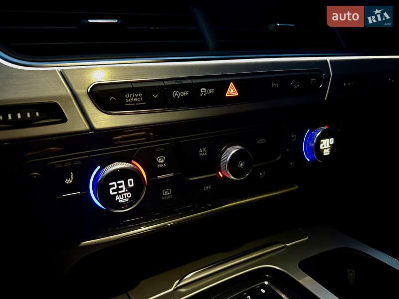 Позашляховик / Кросовер Audi Q7 2017 в Одесі